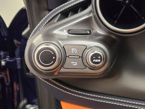 Used 2022 Ferrari F8 Tributo image 38