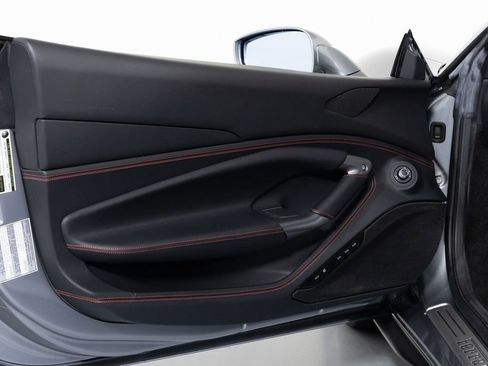 Used 2021 Ferrari F8 Tributo image 23