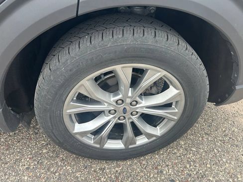 Used 2020 Ford Explorer XLT w/ Equipment Group 202A AWD/4WD image 9