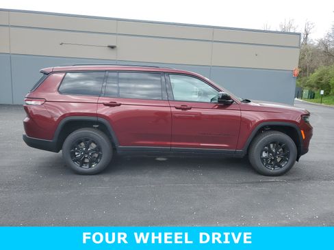 New 2025 Jeep Grand Cherokee L Altitude image 3