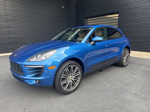 Used 2018 Porsche Macan AWD/4WD image 1