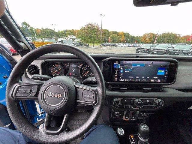 Used 2025 Jeep Wrangler Sport AWD/4WD image 12