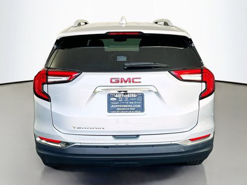 Used 2022 GMC Terrain SLT w/ Infotainment Package II FWD image 6