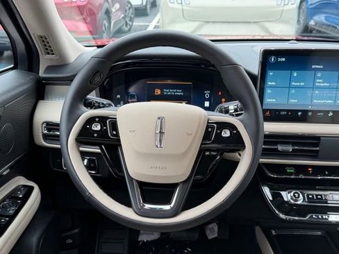 New 2026 Lincoln Corsair Premiere image 9