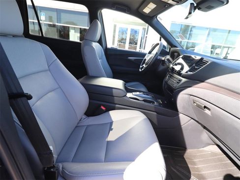 Used 2024 Honda Passport EX-L image 12