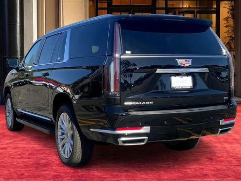 New 2026 Cadillac Escalade ESV 2WD w/ LPO, Floor Liner Package image 4