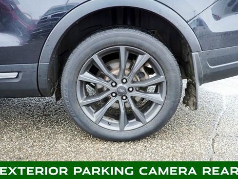 Used 2018 Ford Explorer XLT w/ XLT Appearance Package image 8
