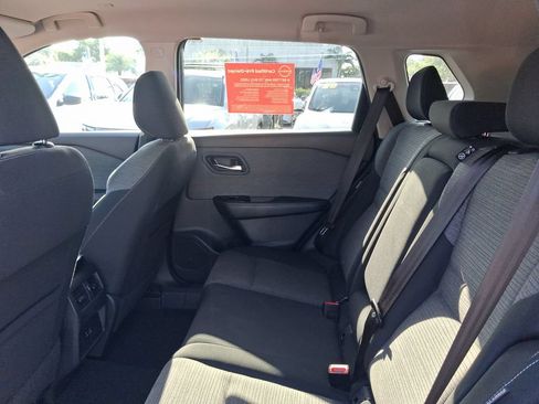 Certified 2022 Nissan Rogue SV AWD/4WD image 8