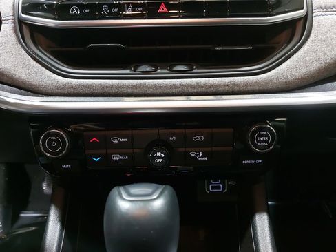 Used 2022 Jeep Compass Latitude AWD/4WD image 22