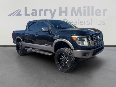 Used 2017 Nissan Titan Platinum Reserve AWD/4WD image 7
