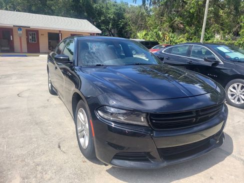 Used 2022 Dodge Charger SXT RWD image 5