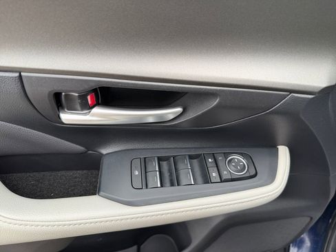 Used 2024 Toyota Grand Highlander XLE image 12