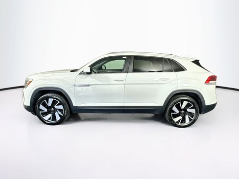 Used 2025 Volkswagen Atlas Cross Sport SE FWD image 4