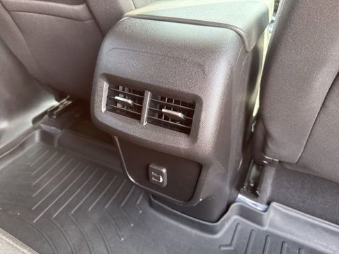 Used 2019 Chevrolet Equinox LT image 49