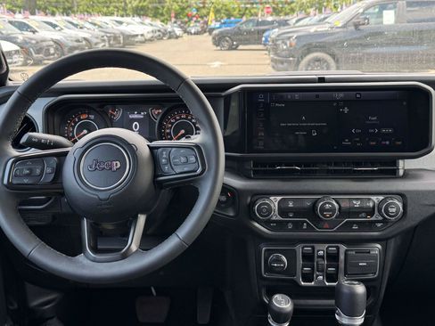 Used 2025 Jeep Wrangler Unlimited Sport AWD/4WD image 30