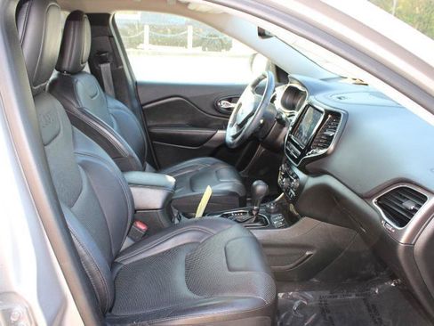 Used 2019 Jeep Cherokee Limited AWD/4WD image 10