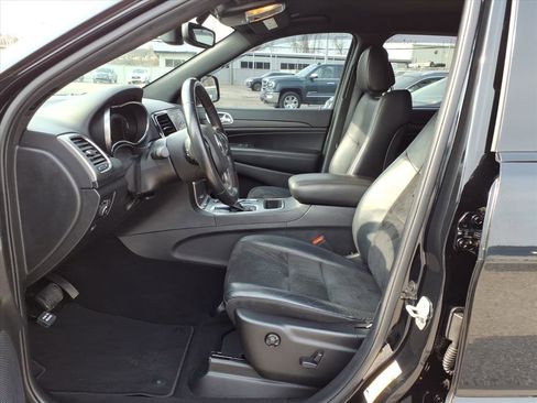 Used 2020 Jeep Grand Cherokee Altitude image 11
