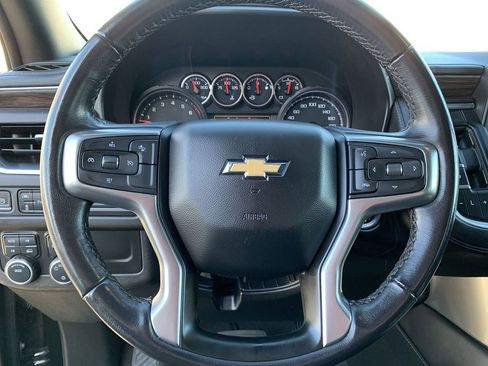 Used 2022 Chevrolet Suburban LS image 17