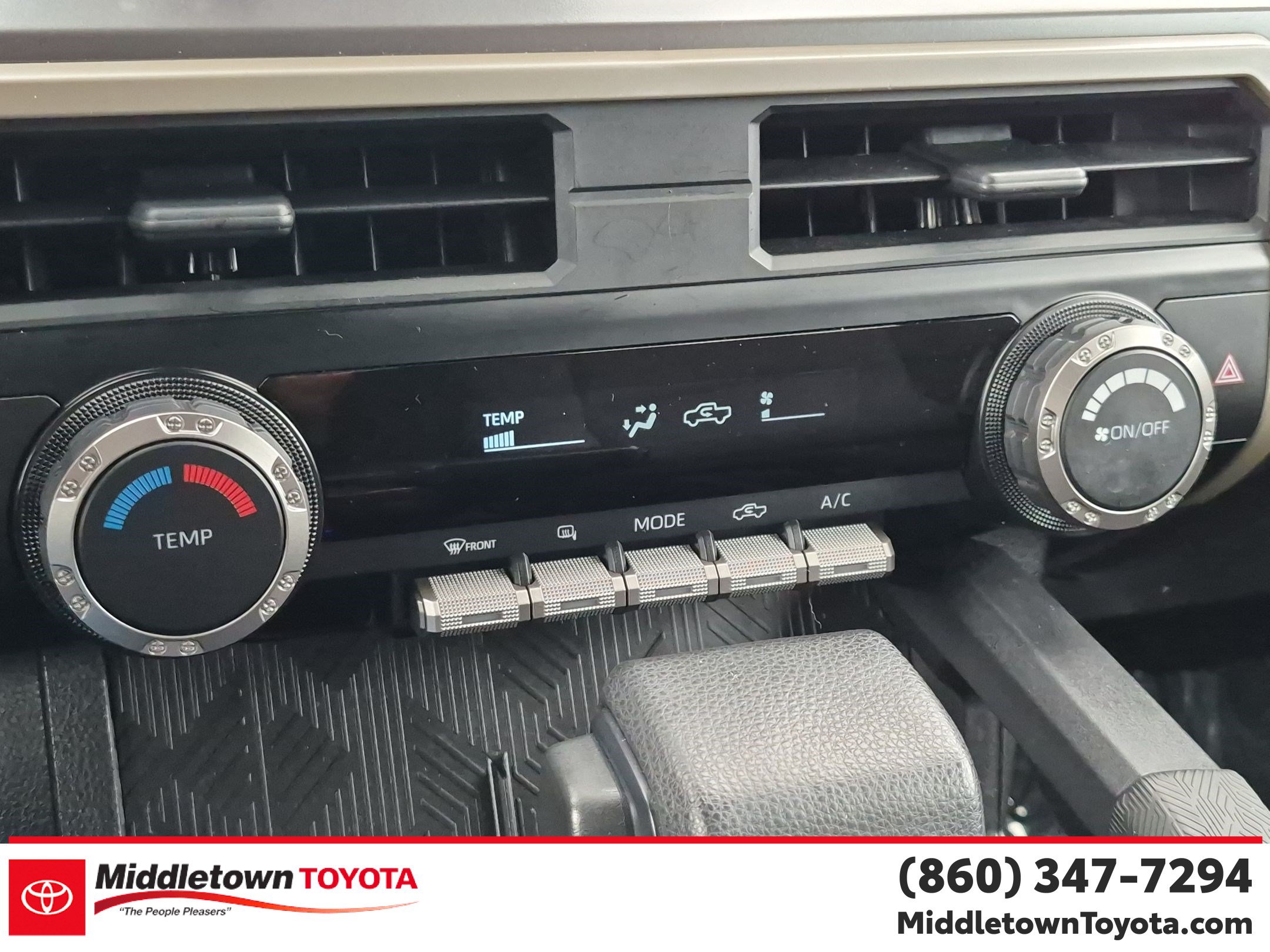 Used 2025 Toyota Tacoma SR5 AWD/4WD image 25
