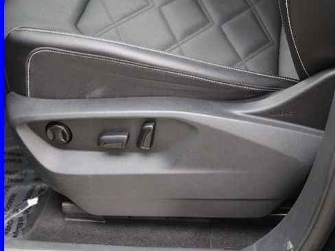 Used 2024 Volkswagen Atlas SE image 18