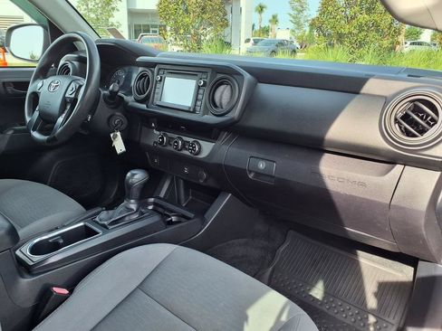 Used 2018 Toyota Tacoma SR w/ SR Convenience Package RWD image 12