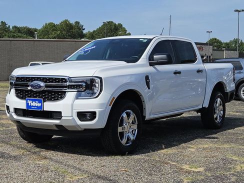 Used 2025 Ford Ranger XLT w/ Chrome Accent Package RWD image 4