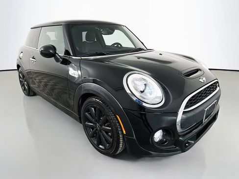 Used 2017 MINI Cooper S FWD image 3