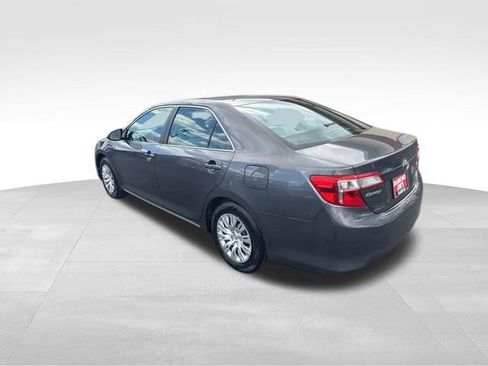 Used 2014 Toyota Camry LE image 5