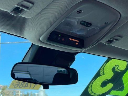 Used 2023 Chevrolet TrailBlazer LT image 23