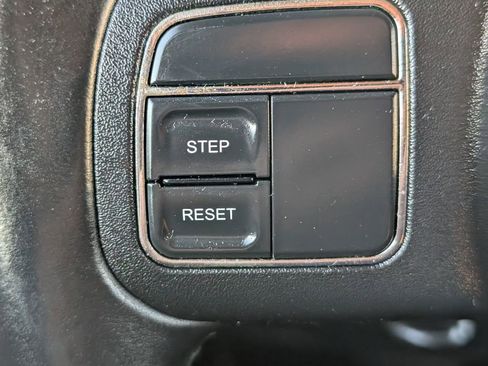 Used 2012 Jeep Wrangler Unlimited Sport image 9