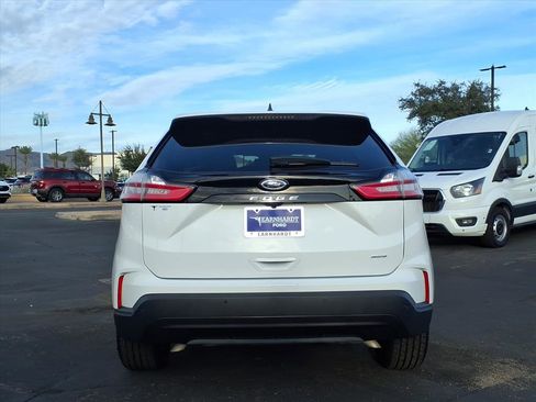 Used 2024 Ford Edge SEL w/ Sport Appearance Package image 5