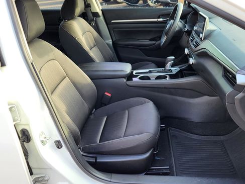 Used 2023 Nissan Altima 2.5 SV image 10