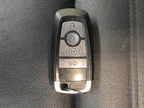 Used 2017 Ford Edge SEL w/ Equipment Group 201A AWD/4WD image 32