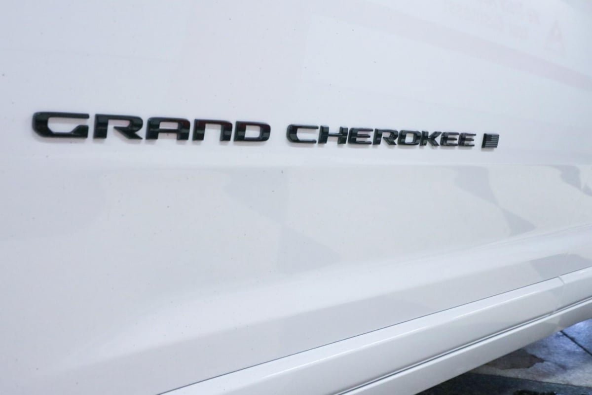 Used 2026 Jeep Grand Cherokee Limited AWD/4WD image 39