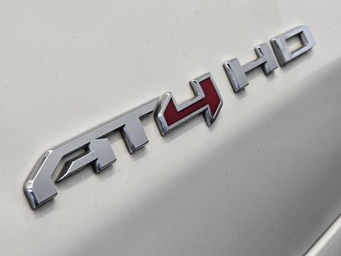 Used 2020 GMC Sierra 2500 AT4 w/ AT4 Premium Package AWD/4WD image 14