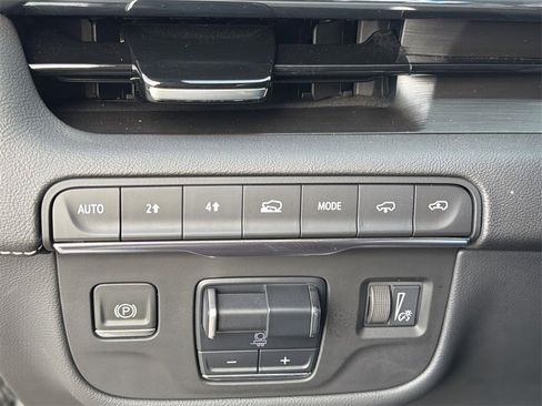 Certified 2023 Cadillac Escalade ESV Sport w/ LPO, ONYX Package image 20