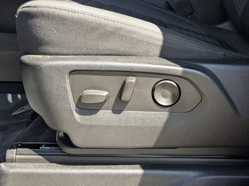 Used 2023 GMC Yukon SLE image 20