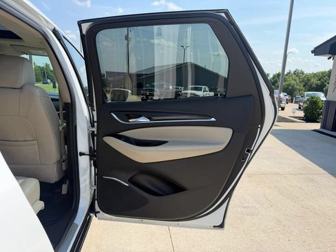 Used 2019 Buick Enclave Essence FWD image 44