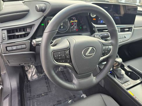 Certified 2025 Lexus ES 300h w/ Premium Package image 25