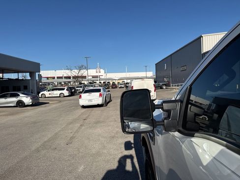 Used 2024 Nissan Titan PRO-4X w/ Pro-4x Convenience Package image 36