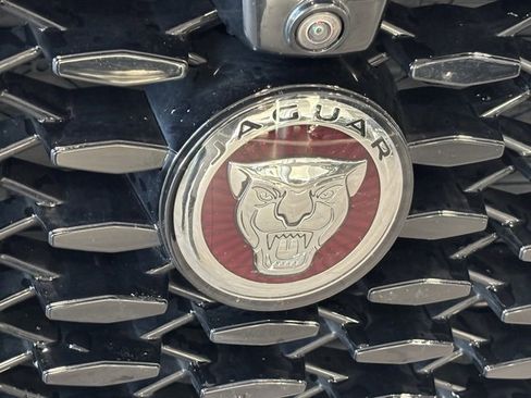 Used 2021 Jaguar F-PACE S image 9