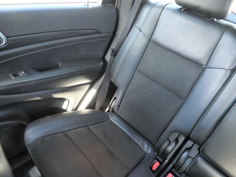 Used 2019 Jeep Grand Cherokee Altitude image 12