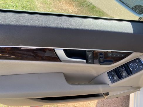 Used 2014 Mercedes-Benz C 250 Sedan image 12