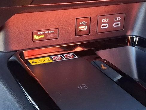 Used 2025 Toyota Camry XSE image 27