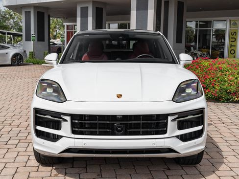 Used 2024 Porsche Cayenne Coupe AWD/4WD image 16