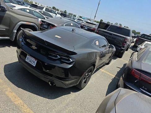 Used 2019 Chevrolet Camaro LT RWD image 3