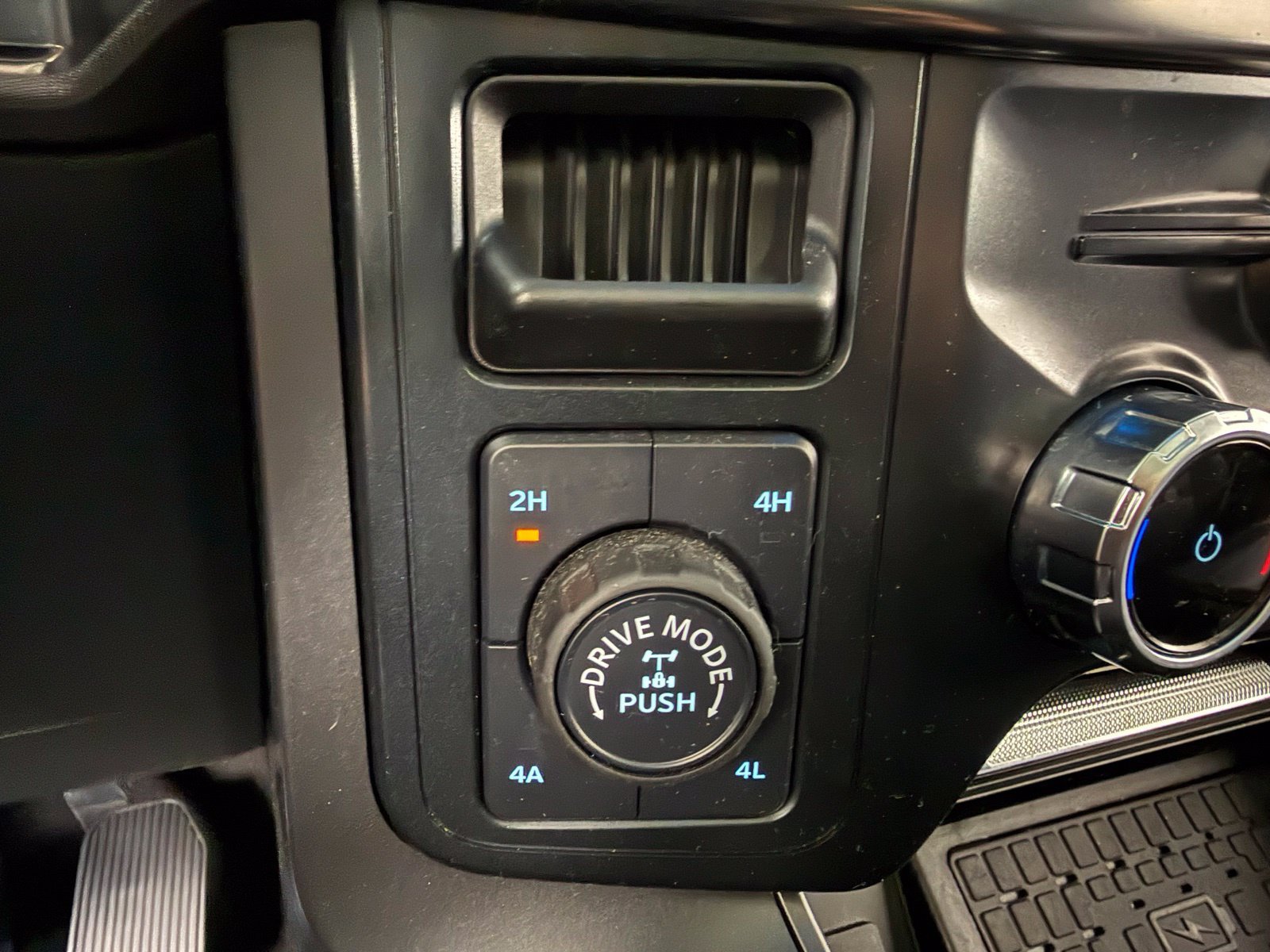 Used 2024 Ford F150 Lariat w/ Equipment Group 502A High AWD/4WD image 21