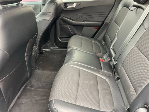 Used 2024 Ford Escape SE image 13