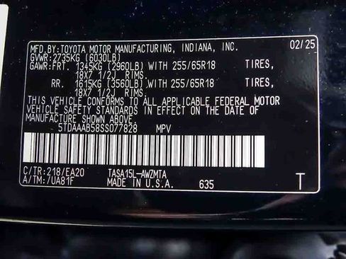 Used 2025 Toyota Grand Highlander AWD image 25