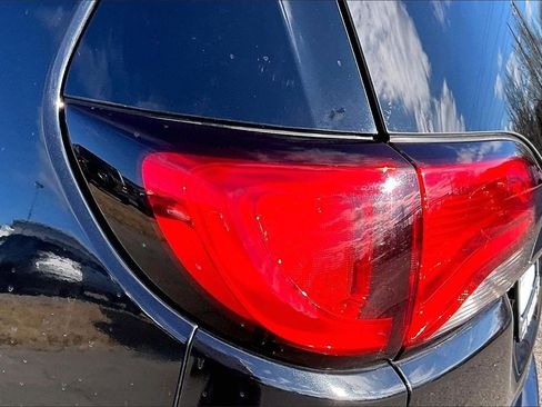 Used 2020 Chrysler Pacifica Limited image 29